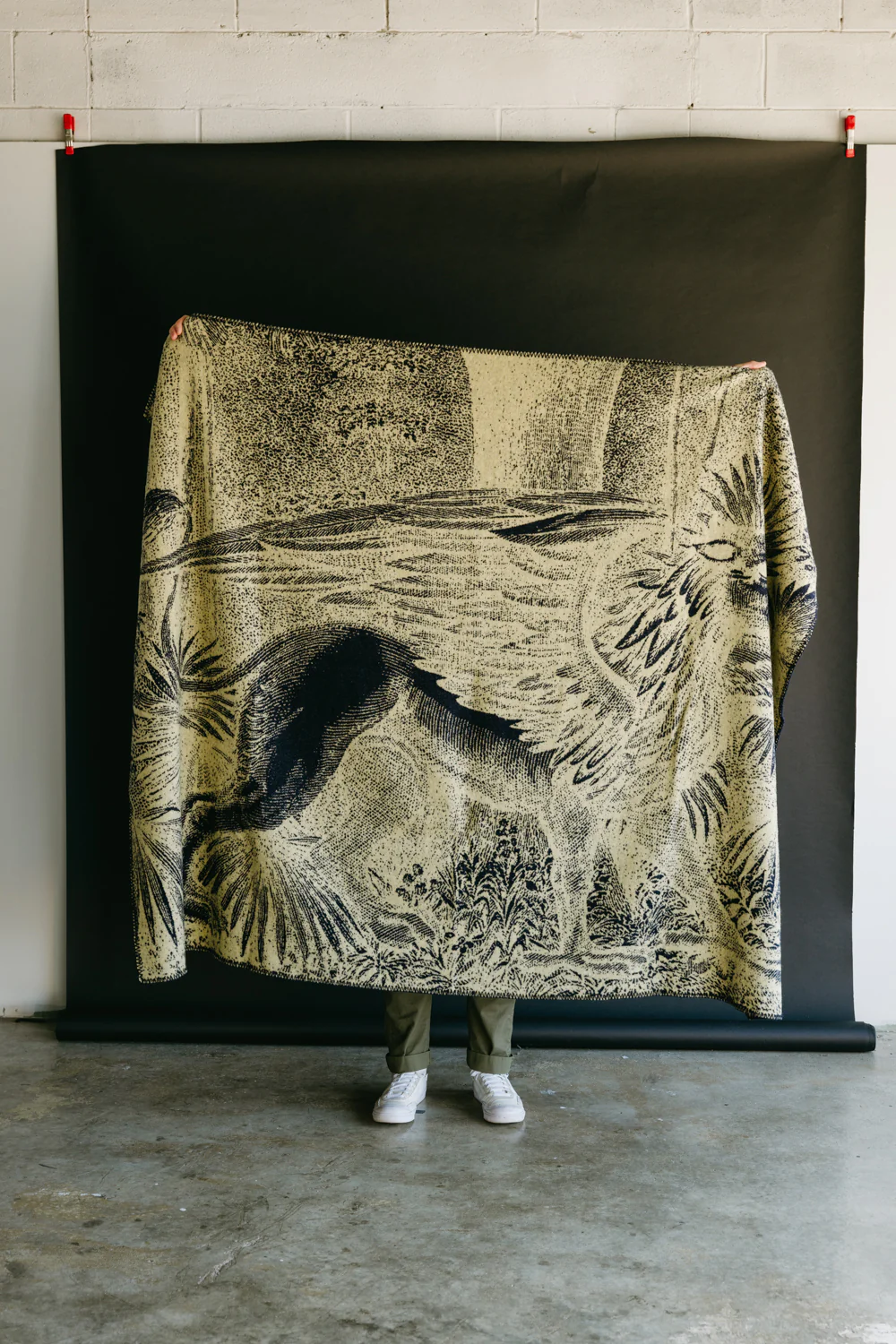 Gryphon Talon Blanket - Beige, Navy - Image 9