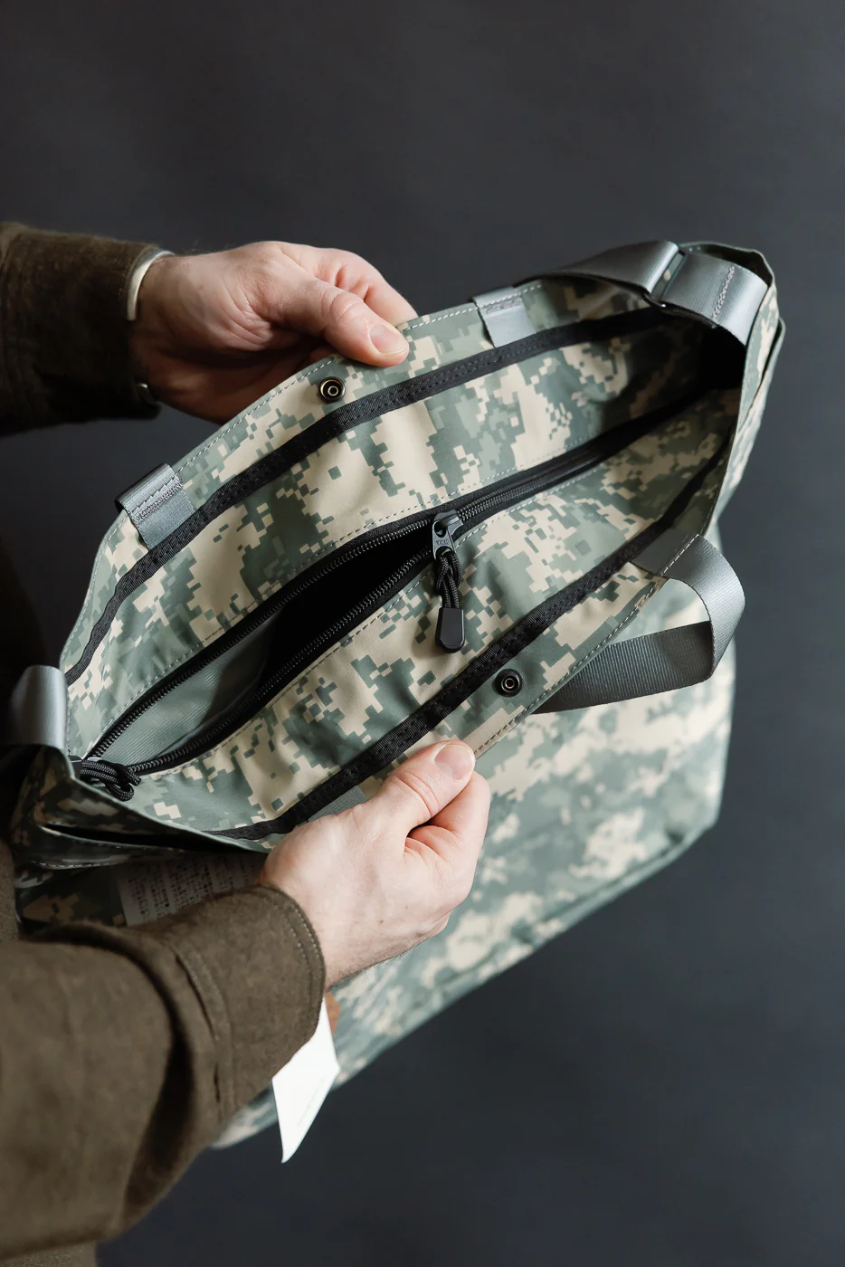 JP540-DS - BAGSINOROGRESS x Post O'alls New York Tote Goretex Digital Camo - Desert - Image 11