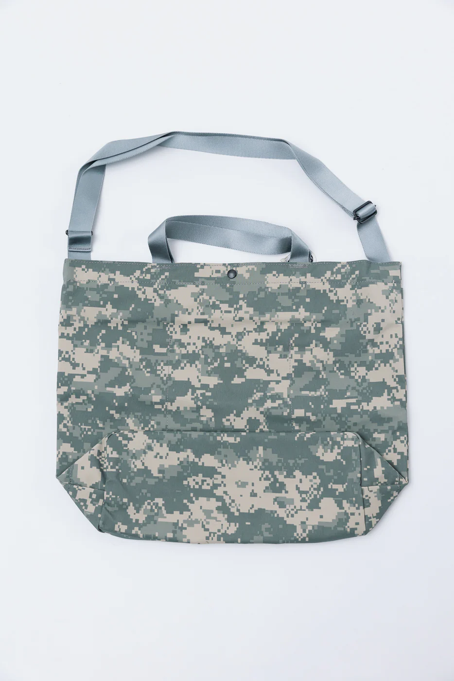 JP540-DS - BAGSINOROGRESS x Post O'alls New York Tote Goretex Digital Camo - Desert - Image 5
