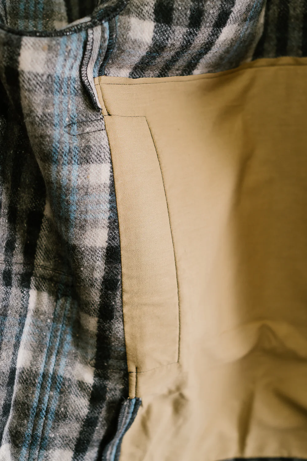 Lot JG-10 - 1920s-1932 Winter Hunting Coat - Gray Plaid - Image 28