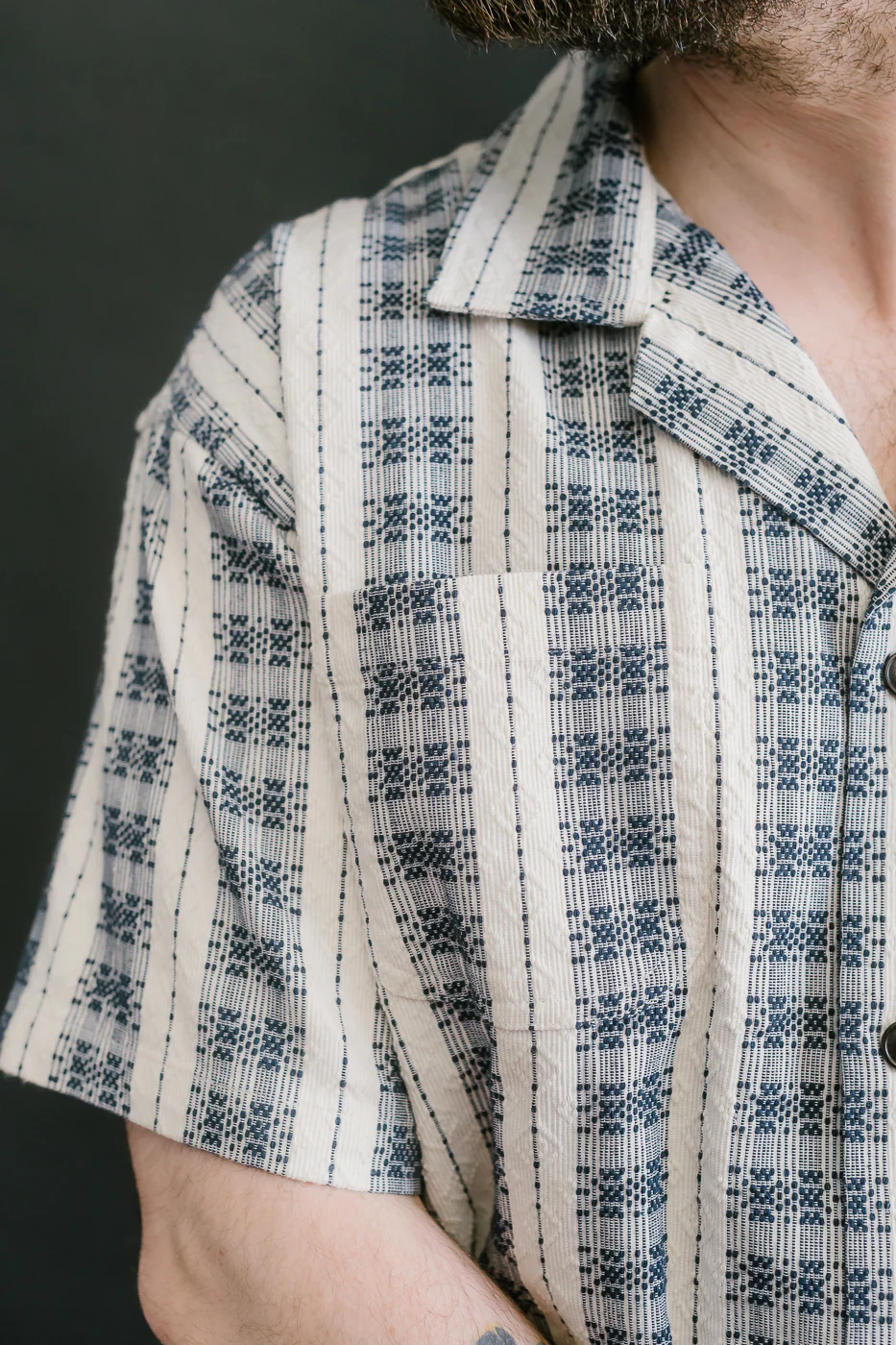 M-I-001 - Beldi Jacquard Aloha Shirt - Off White, Navy - Image 17