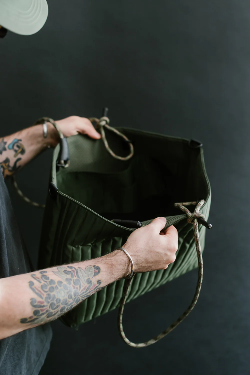 OGL-ORI-MILLIE-CARALL-GRN - OGL Originale Tech Material Millie Carry-All Tote Bag - Green - Image 7