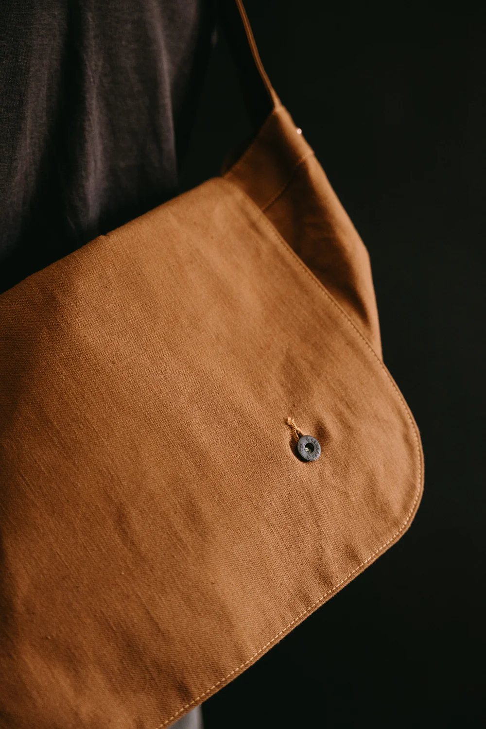 SCDB22-DC - Duck Canvas Messenger Bag - Brown - Image 11