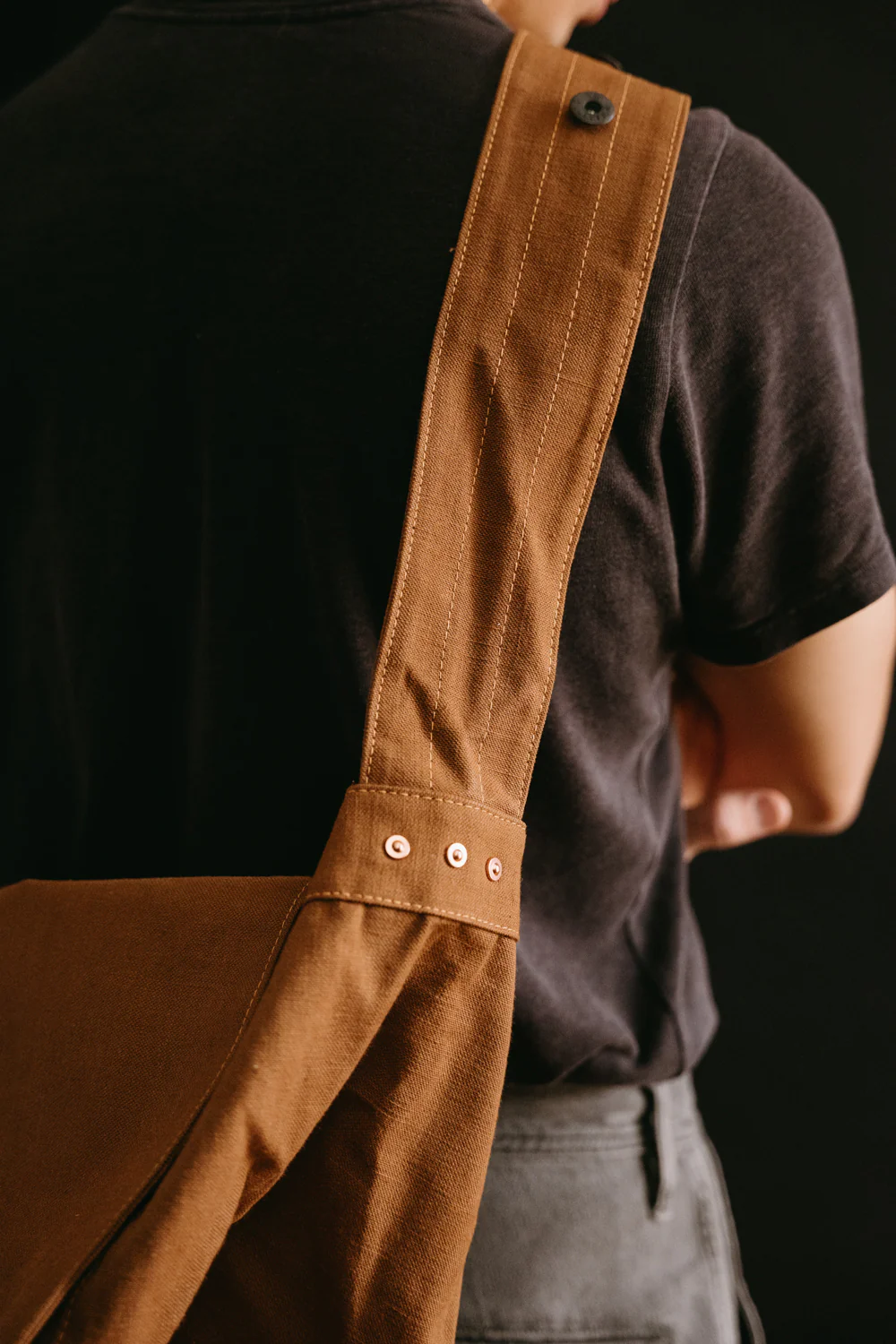 SCDB22-DC - Duck Canvas Messenger Bag - Brown - Image 12